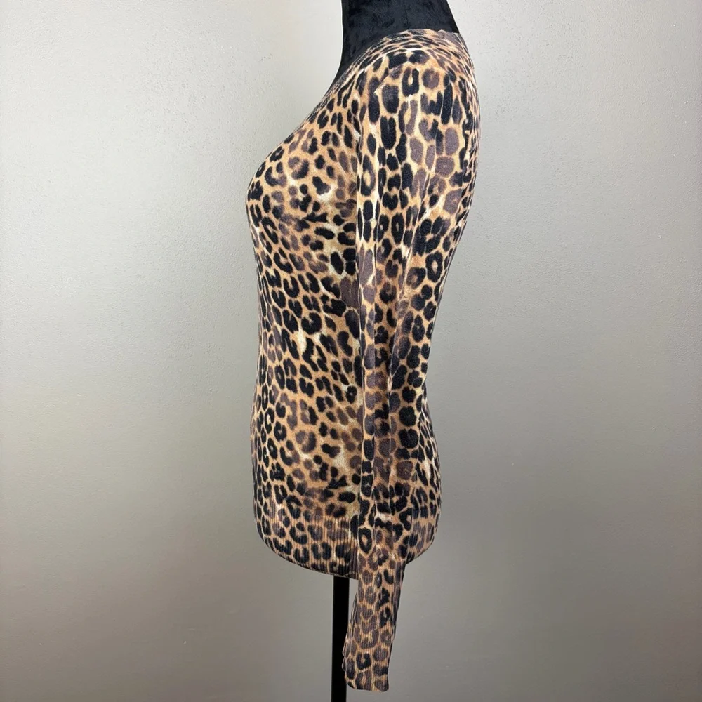 Express 100% Cotton Leopard Print V-Neck Sweater Cheetah Knit Long-Sleeve M EUC